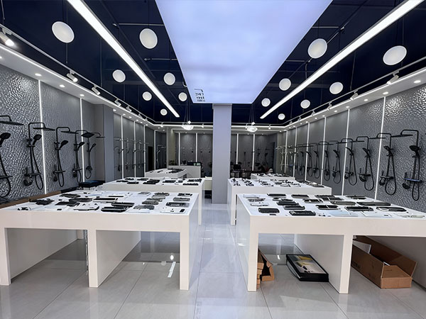 латунные кухонные смесители